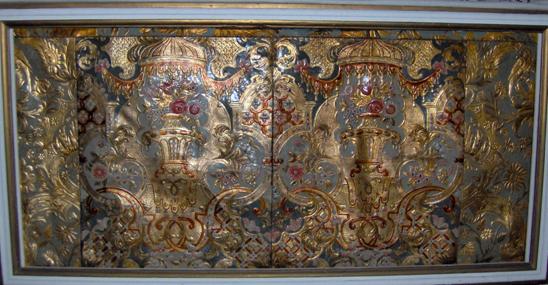 Antependium embossed in gilt leather from the Netherland
